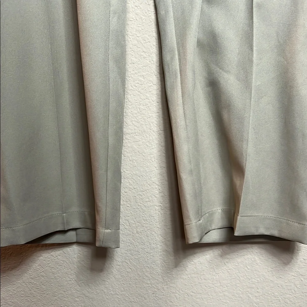 Greg Norman Collection Sz 44W x 43L  Tan Chinos Tailored Fit